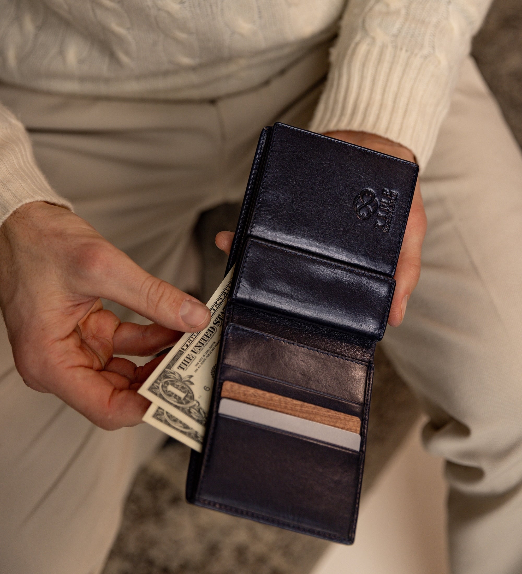 Dubbelvikt plånbok i läder – Daniel