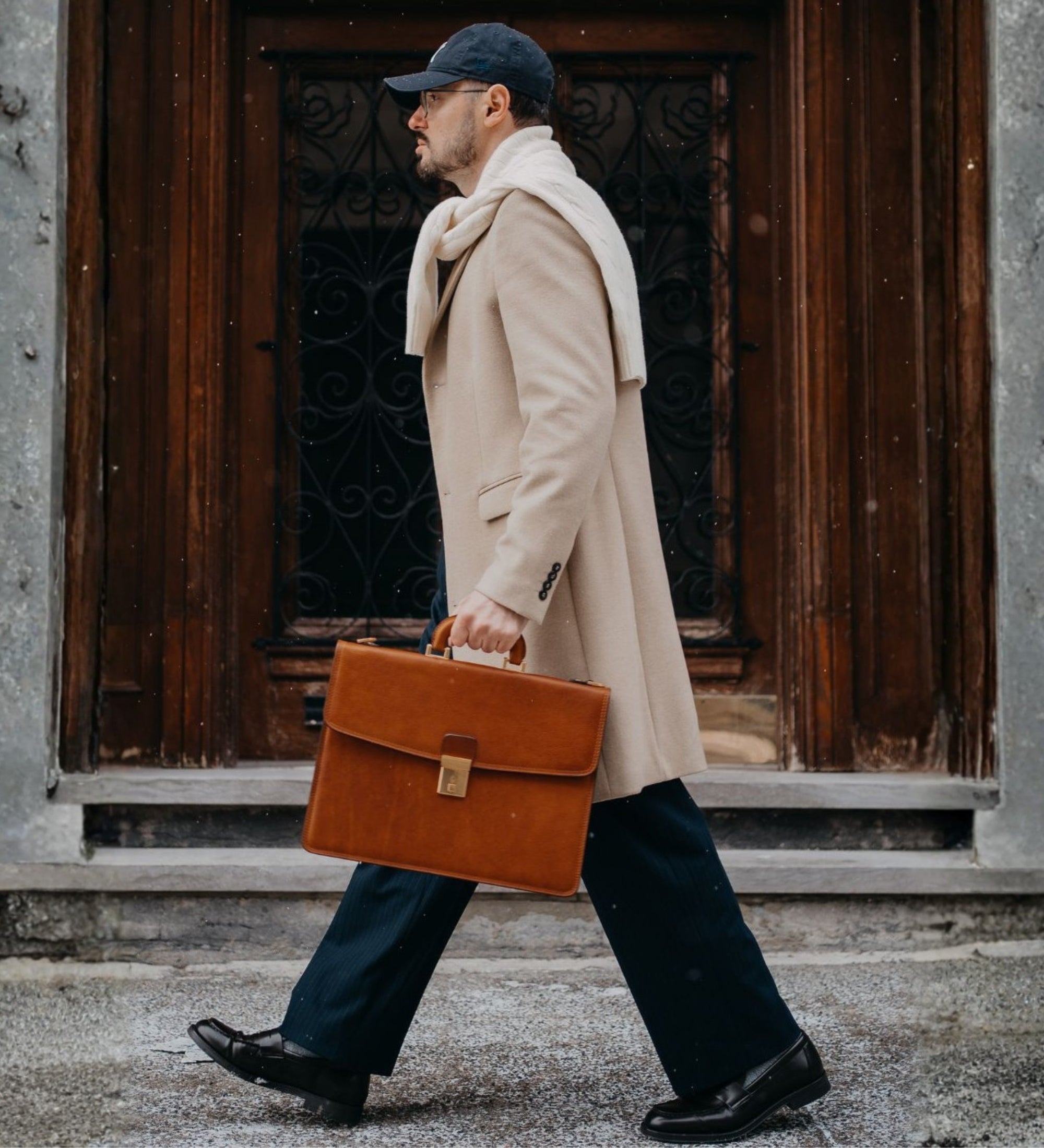 Portfölj i läder – The Sound of the Mountain