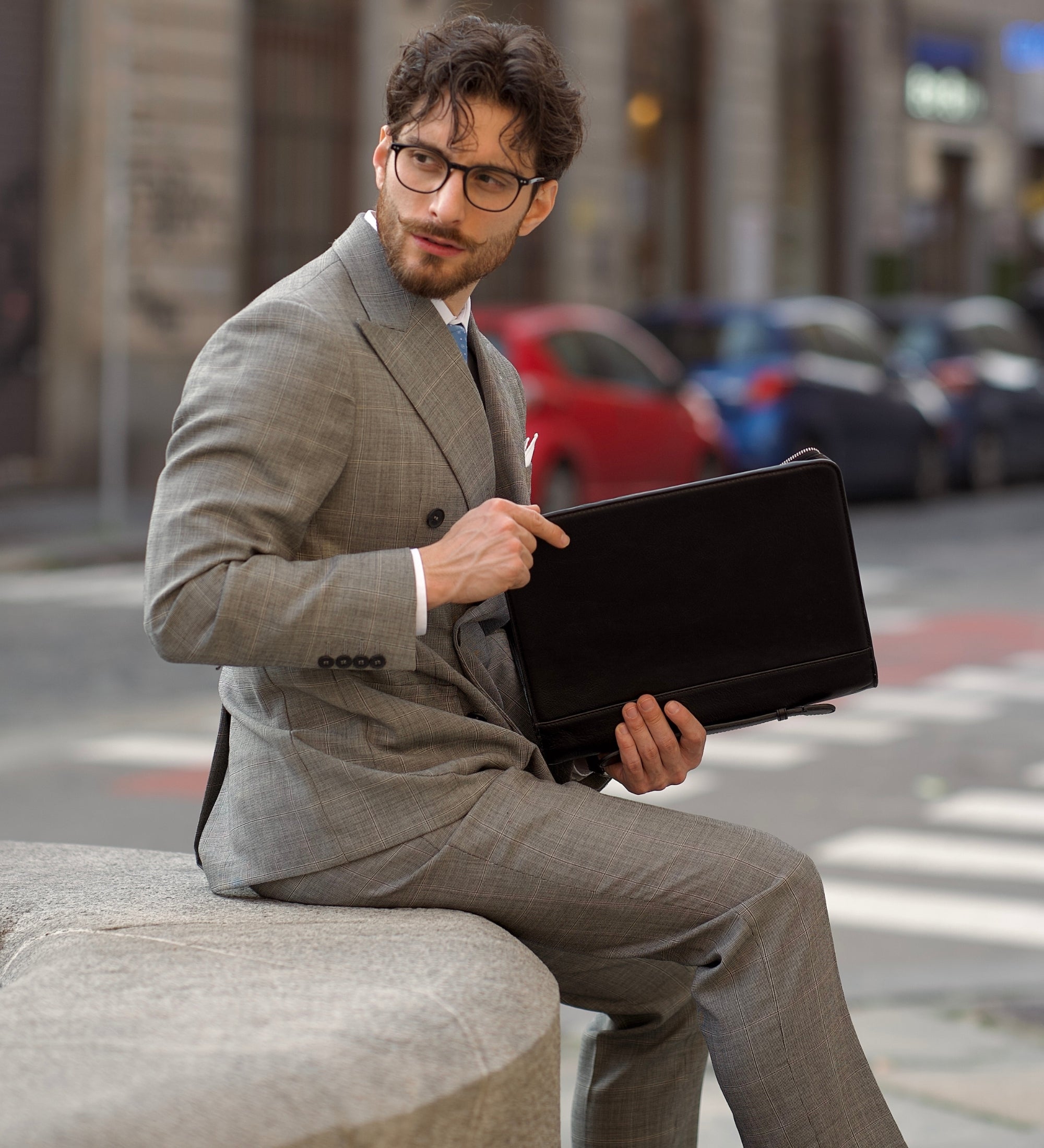 Dokumentmapp i läder med ringmekanism – Joy in the Morning