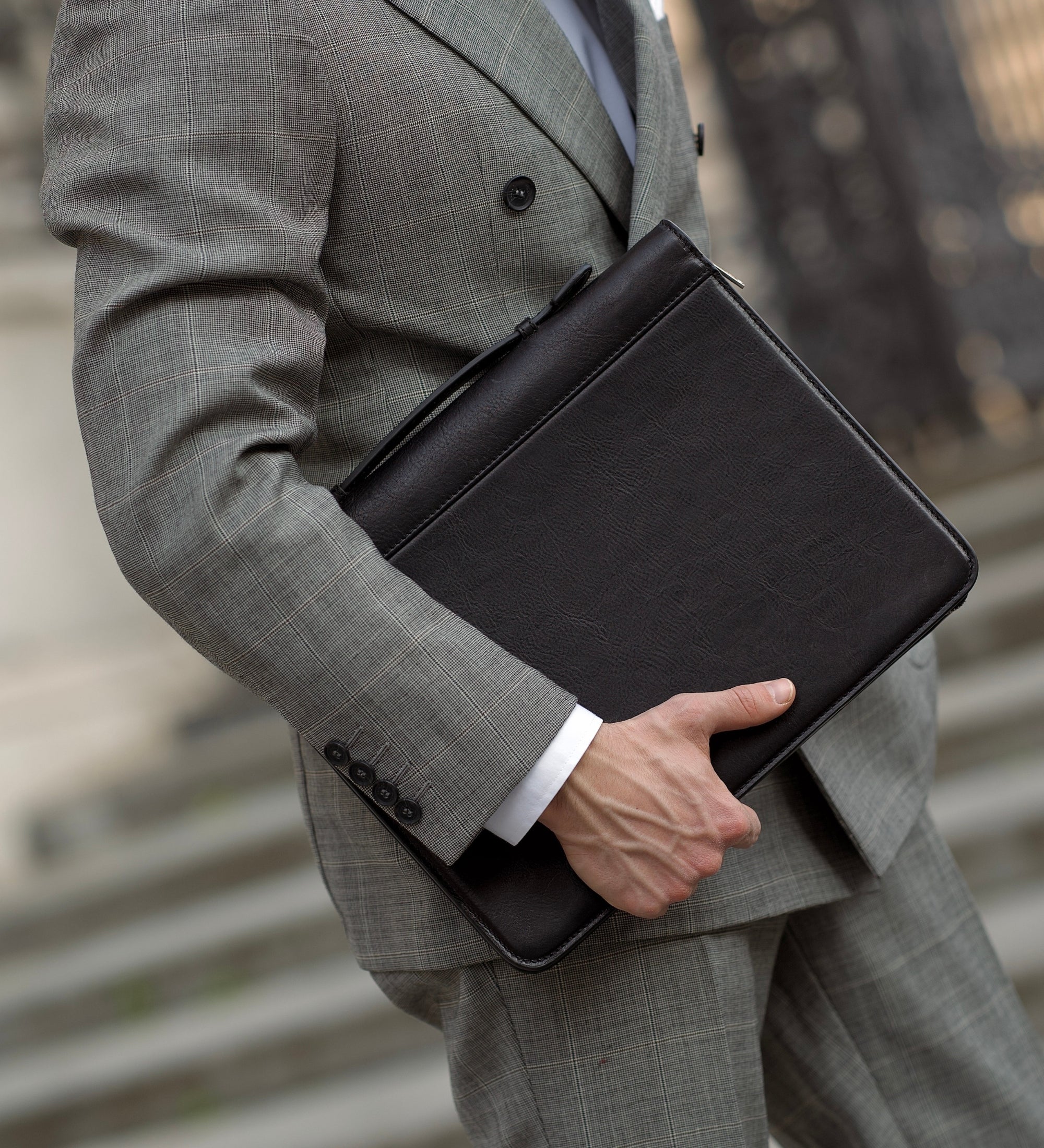 Dokumentmapp i läder med ringmekanism – Joy in the Morning