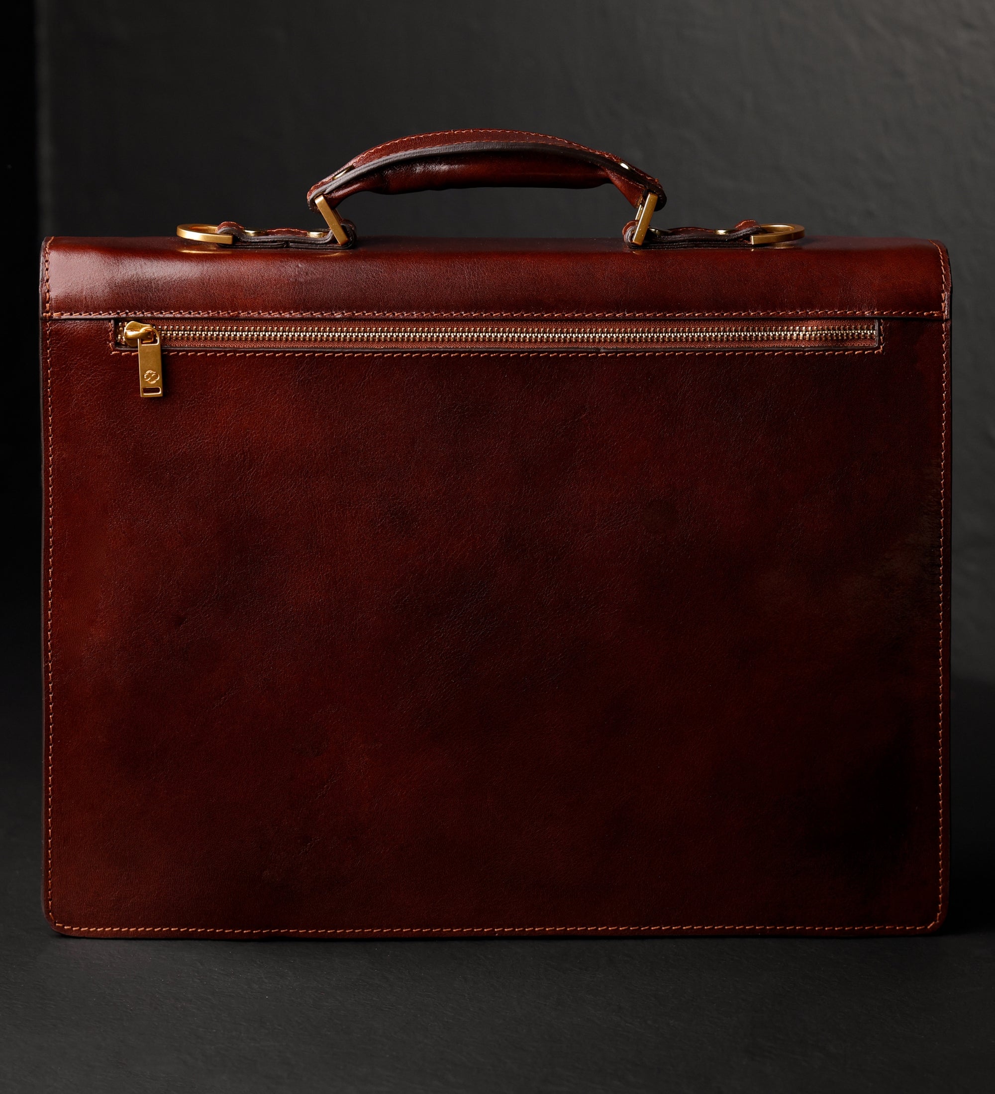 Portfölj i läder i klassisk design – The Magus