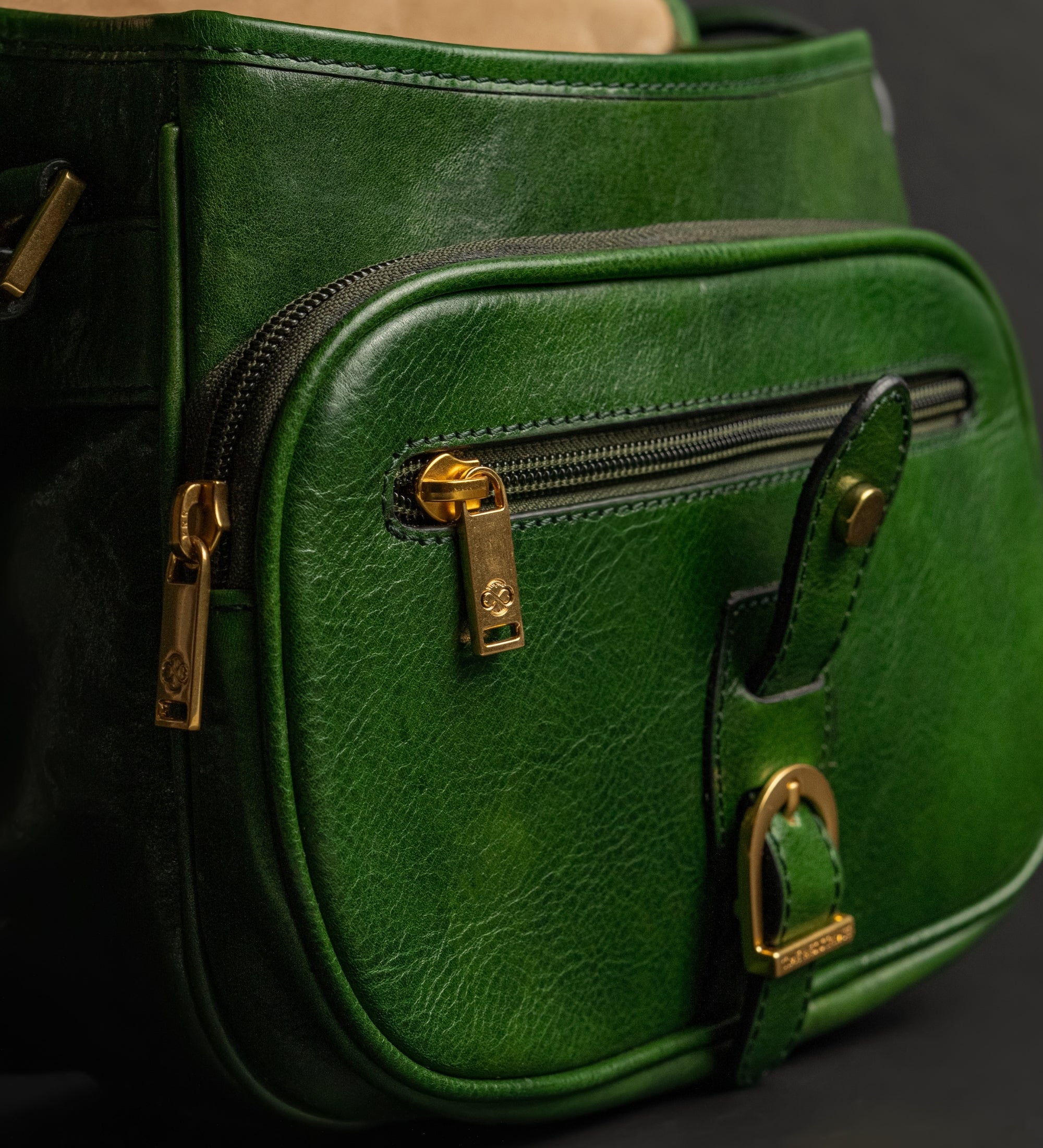 Saddle bag i läder för dam - Women In Love